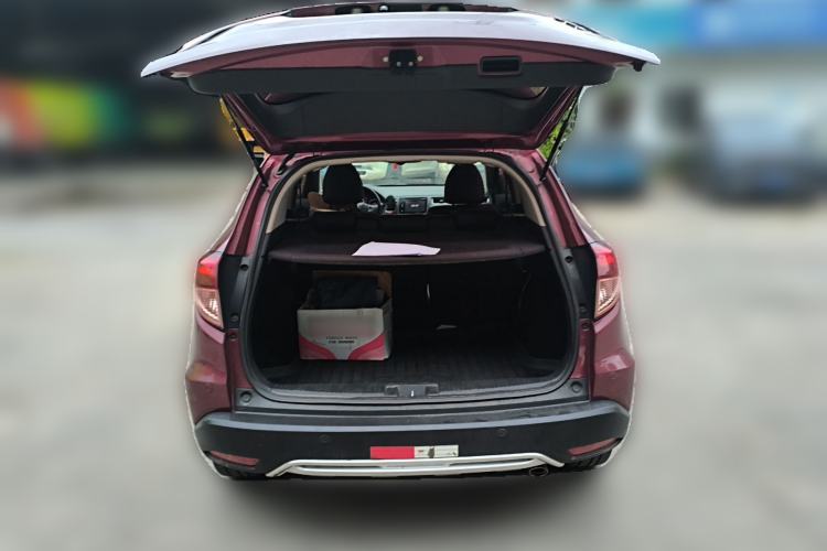 Used Honda Vezel 2015 1.8L CVT 2WD Luxury Model Trunk