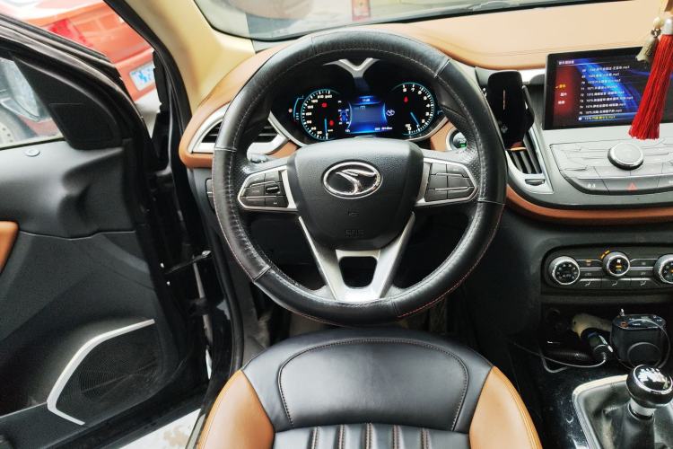 Used Soueast DX7 2015 1.5T Manual Luxury Model Steering Wheel