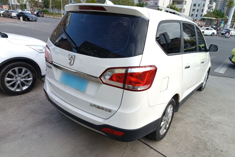 Used Baojun 730 2014 1.5L Manual Luxury Navigation ESP Version 7 Seats
