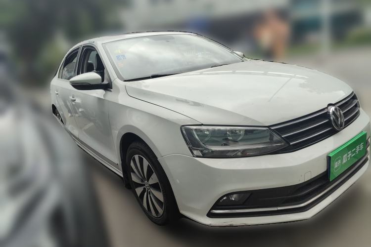 Used Volkswagen Sagitar 2017 230TSI Automatic Comfort Version Front Right 45 Deg