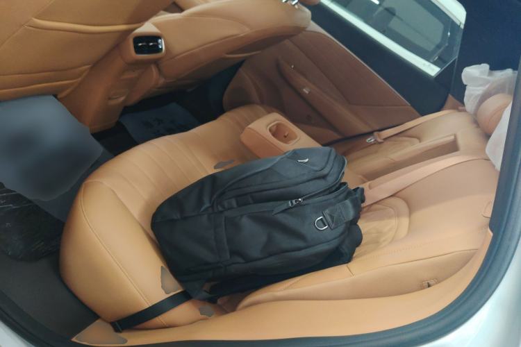 Used Dongfeng Aeolus L8 2025 Model 185KM Ideal Edition Left Rear Seat