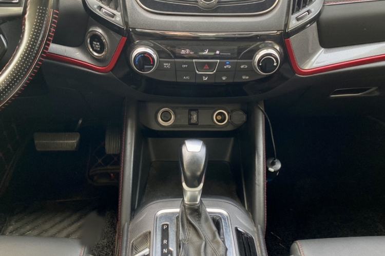 Used CHANGAN CS55 2018 1.5T Automatic Colorful Edition China V Standard Audio And AC Panel