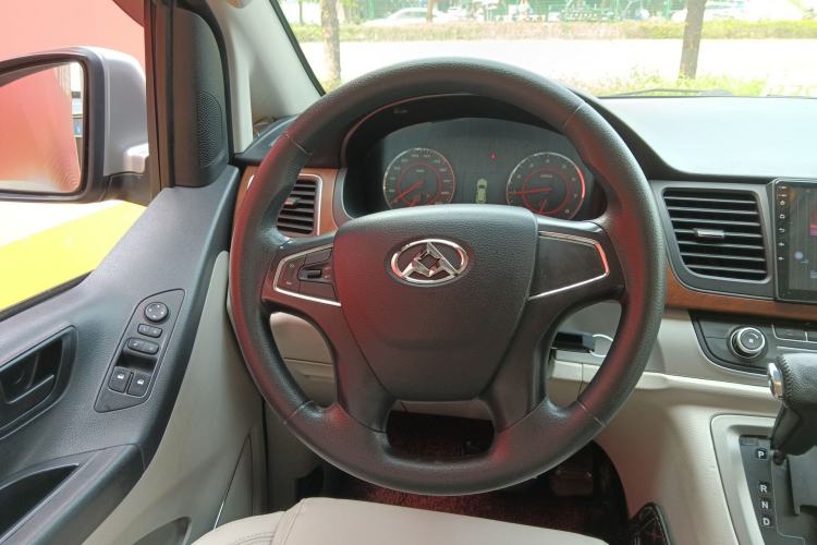 Used SAIC MAXUS G10 2016 2.0T Automatic Elite Edition Steering Wheel