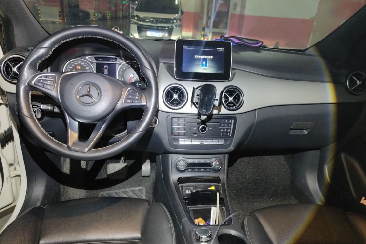 Used Mercedes-Benz B-Class 2016 B 200 Exclusive Edition Center Console