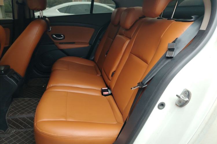 Used Renault Fluence 2015 2.0L Standard Edition
