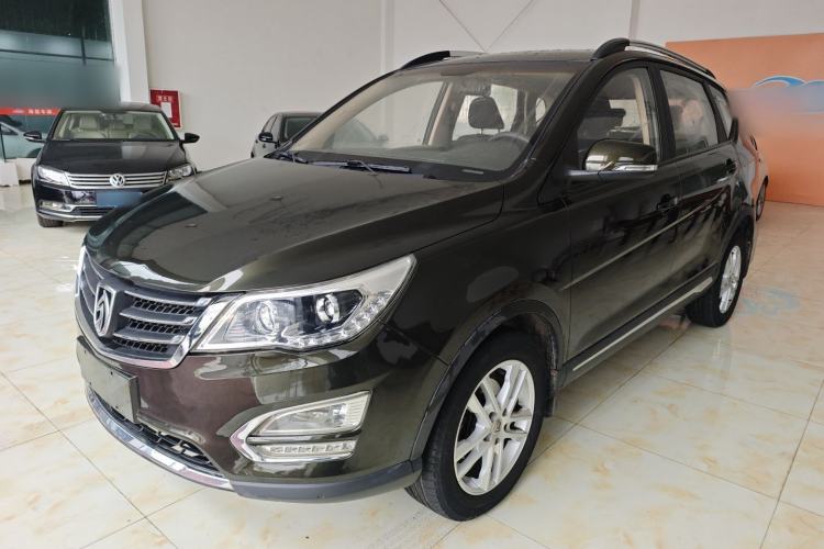 Used Baojun 560 2015 1.8L manual Comfort trim level