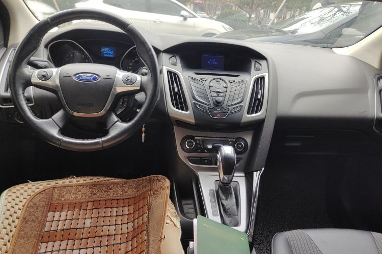 Used Ford Focus 2012 Sedan 1.6L Automatic Fashion Edition