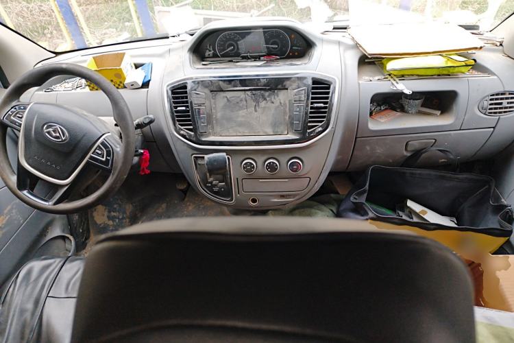 Used SAIC MAXUS Xintu V80 2019 2.5T Classic AMT Aoyuntong Facelifted Short-Wheelbase Mid-Roof 5/6-Seater