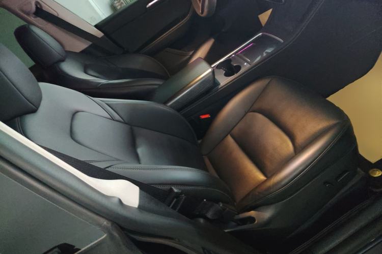 Used Tesla Model Y 2023 Rear-Wheel-Drive Version Right Front Seat