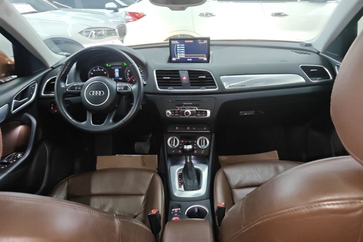 Used Audi Q3 2015 35 TFSI quattro Technology Edition Center Console