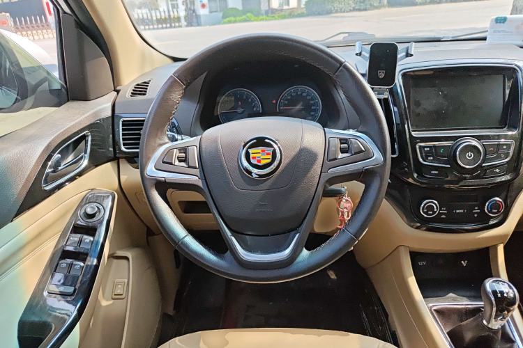 Used Baojun 730 2015 1.8L Manual Luxury Navigation ESP Version 7-seater