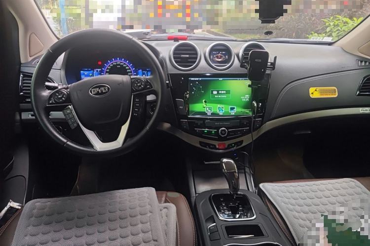 Used BYD S7 2015 2.0T Upgraded Automatic Luxury Version
