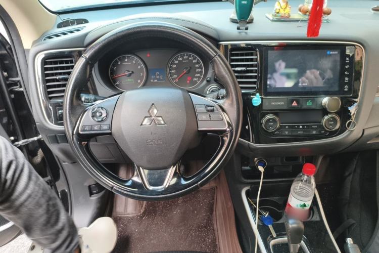 Used Mitsubishi Outlander 2018 2.0L Two-Wheel Drive Glory Edition 5 Seats
