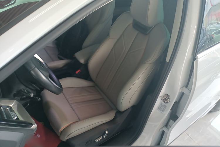 Used Audi Q5 e-tron 2022 40 e-tron Starry Edition Luxury Package Left Front Seat