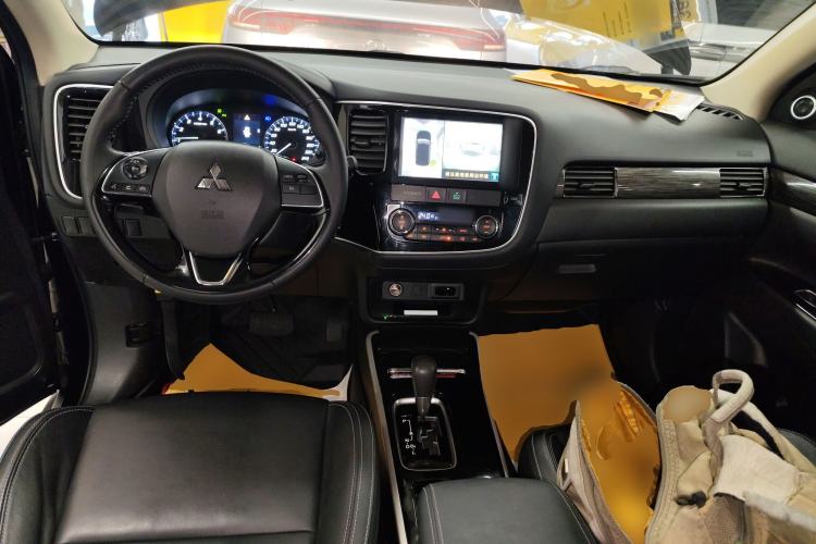 Used Mitsubishi Outlander 2020 2.0L Two-Wheel Drive Enjoyment Version 5 Seats
