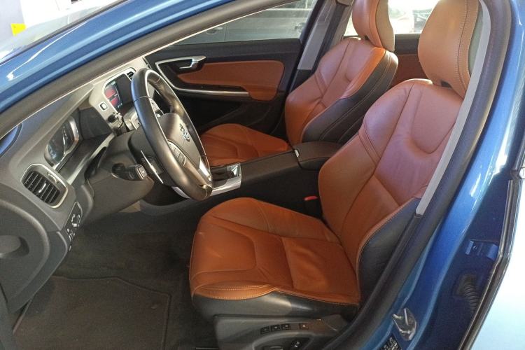 Used Volvo V60 2015 T5 Zhiya Edition