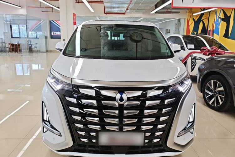 Used Denza D9 2024 DM-i 1050 Luxury Model
