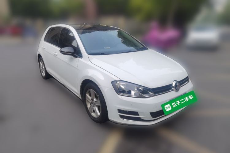 Used Volkswagen Golf 2017 1.6L Automatic Comfort Million-Vehicle Anniversary Edition Front Right 45 Deg