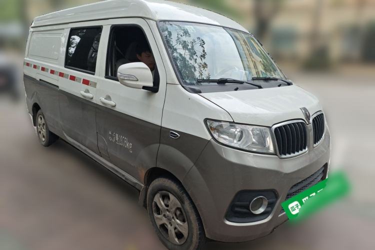 Used Jinbei New Hiace X30L 2021 1.5L Business Central Air-Conditioned Van China VI Standard SWC15M Front Right 45 Deg