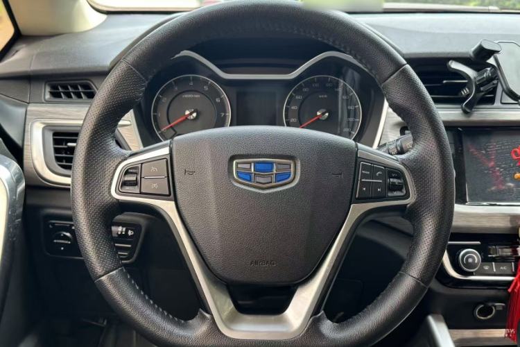 Used Geely Auto Vision X3 2017 1.5L Automatic Elite Model Interior 2