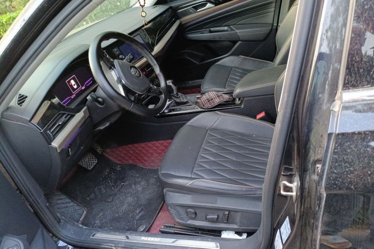 Used Volkswagen Passat 2019 330TSI Luxury Edition China VI Standard
