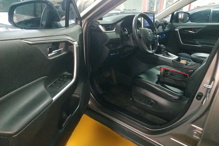 Used Toyota RAV4 2021 2.0L CVT Two-Wheel Drive Fashion Edition
