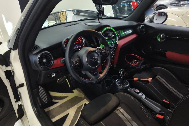 Used MINI MINI 2018 1.5T COOPER Racing Driver