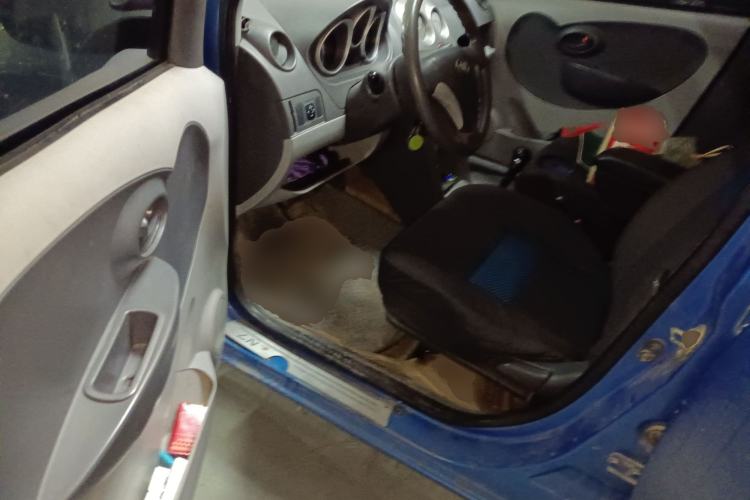 Used FAW Weizhi V2 2010 1.3L AMT Flagship Version Driver Seat