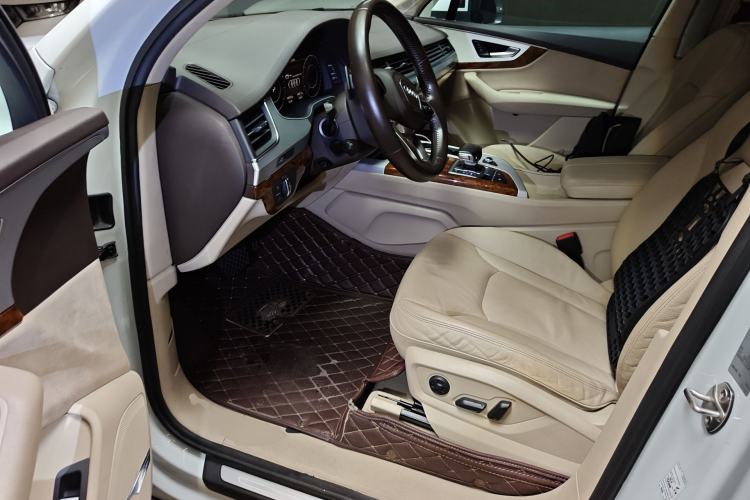 Used Audi Q7 
