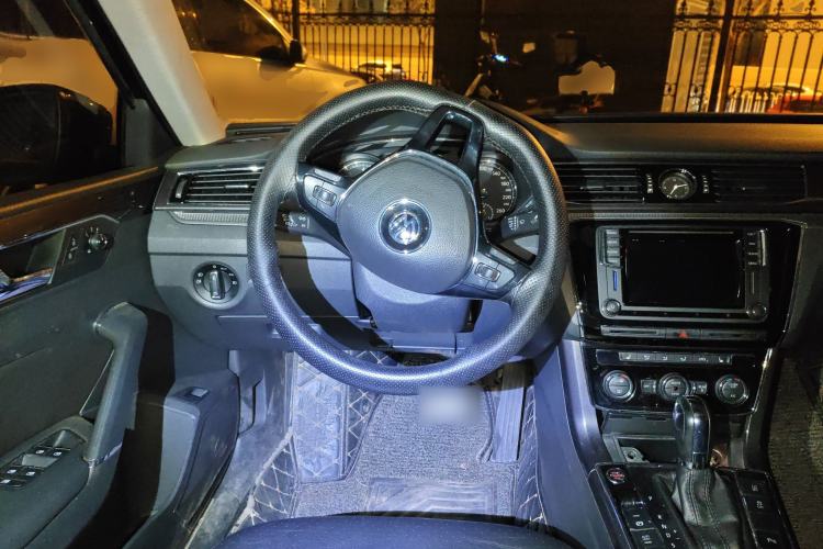 Used Volkswagen Passat 2017 330TSI DSG Prestige Edition Steering Wheel