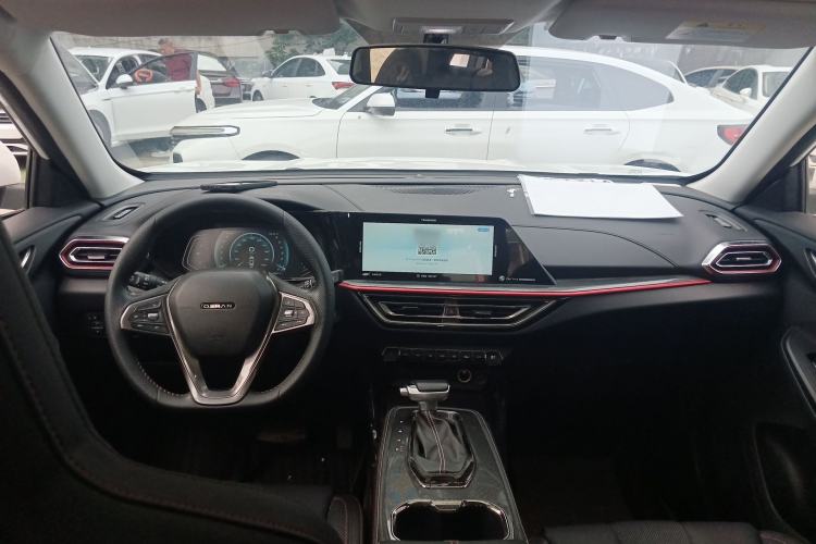 Used CHANGAN OSHAN X5 2021 1.6L CVT Luxury Model Center Console