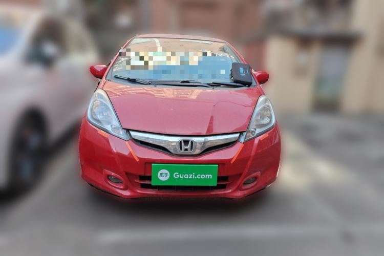 Used Honda Fit 2011 1.5L manual luxury version
