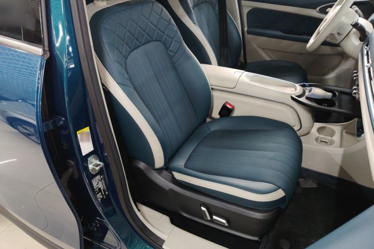 Used ORA Good Cat 2023 401 km Standard Range Prestige Version Lithium Iron Phosphate
