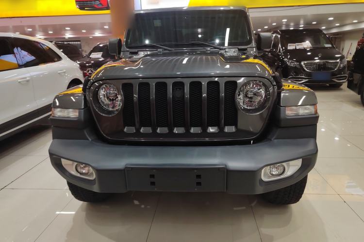 Used Jeep Wrangler 2019 2.0T Sahara Two-Door Version China VI Emission Standard
