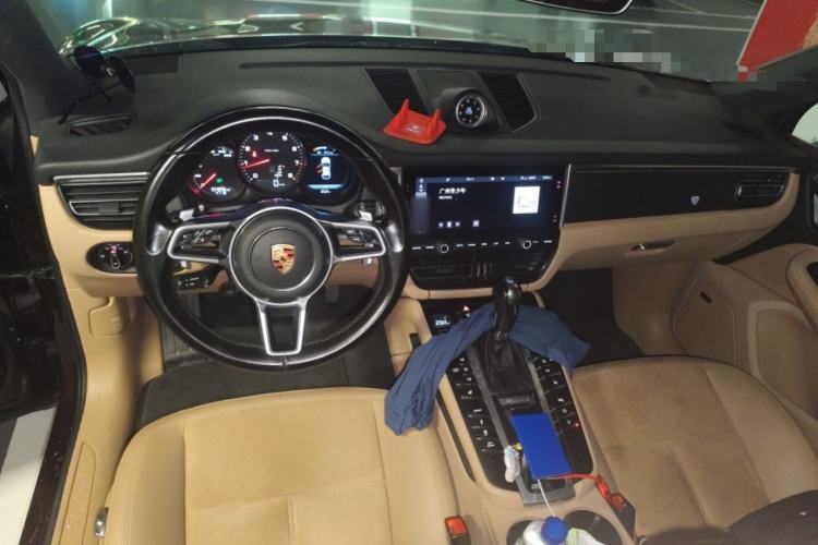 Used Porsche Macan 2018 Macan 2.0T Center Console