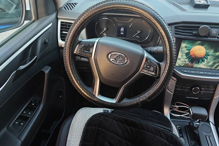 Used SAIC MAXUS T60 2017 2.0T Gasoline Automatic Two-Wheel Drive High-Ride Comfort-Grade Standard Cabin