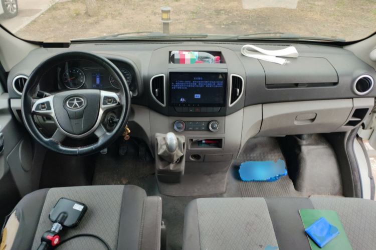 Used JAC Group Sunray 2017 2.0T Short-Wheelbase Mid-Roof Xingkuaiyun Multi-Purpose Commercial Vehicle Center Console