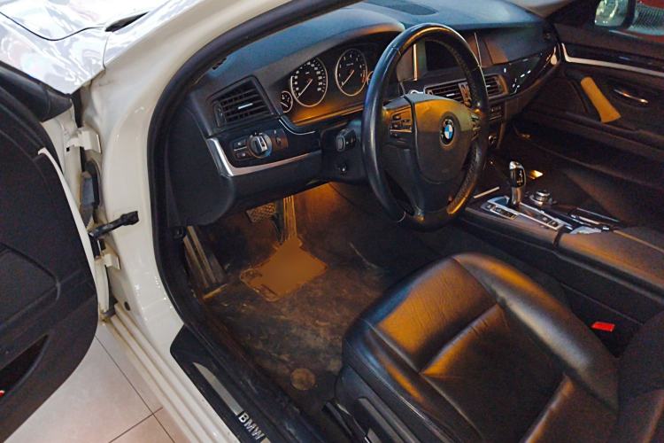 Used BMW 5 Series 2014 520Li Elegant Model
