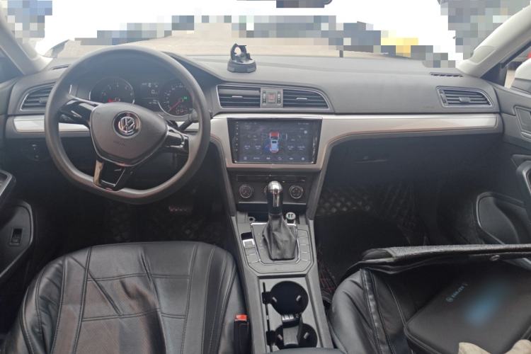 Used Volkswagen Lamando 2017 230TSI DSG Fashion Edition Center Console