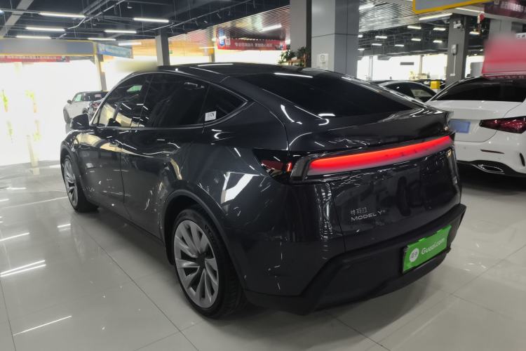 Used Tesla Model Y 2025 Long-Range All-Wheel-Drive Version
