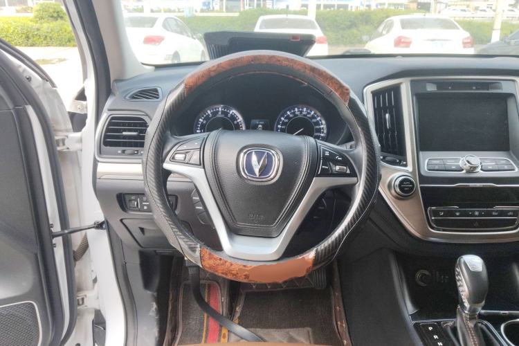 Used CHANGAN CS95 2017 2.0T Two-Wheel Drive Zhituo Edition Steering Wheel