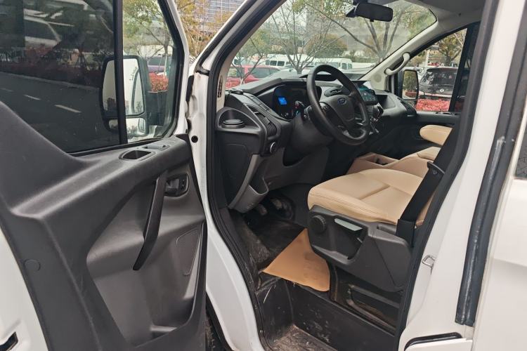 Used Ford Transit 2019 2.0T Diesel Multi-Purpose Commercial Vehicle Short Wheelbase Low Roof 6-Seater China VI Standard Driver Seat
