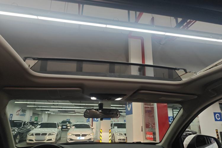 Used Honda Vezel 2015 1.8L CVT Four-Wheel Drive Flagship Model