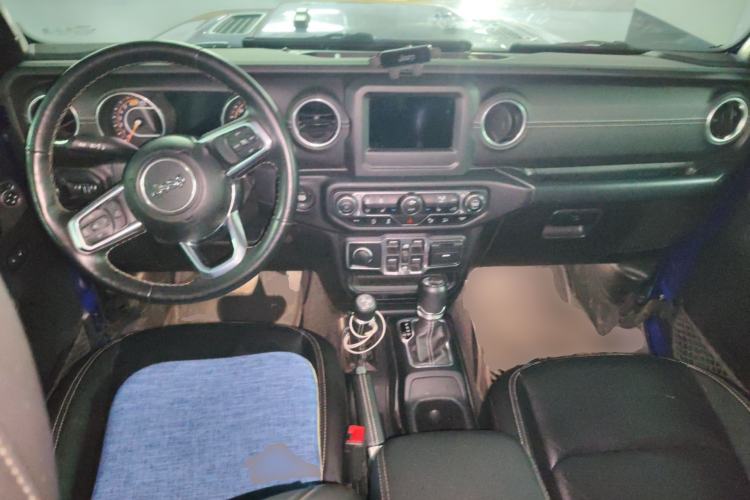 Used Jeep Wrangler 2018 2.0T Sahara Four-Door Edition Center Console