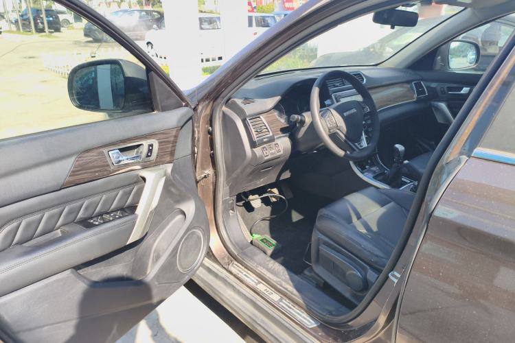 Used Haval H2 2016 Red Label 1.5T Manual Two-Wheel Drive Elite Model
