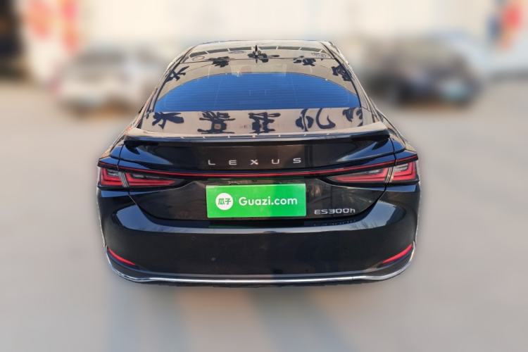 Used Lexus ES 2025 300h Deluxe Edition
