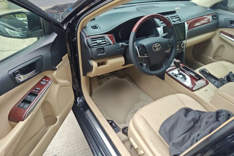 Used Toyota Camry 2012 2.5G Luxury Edition Driver Seat