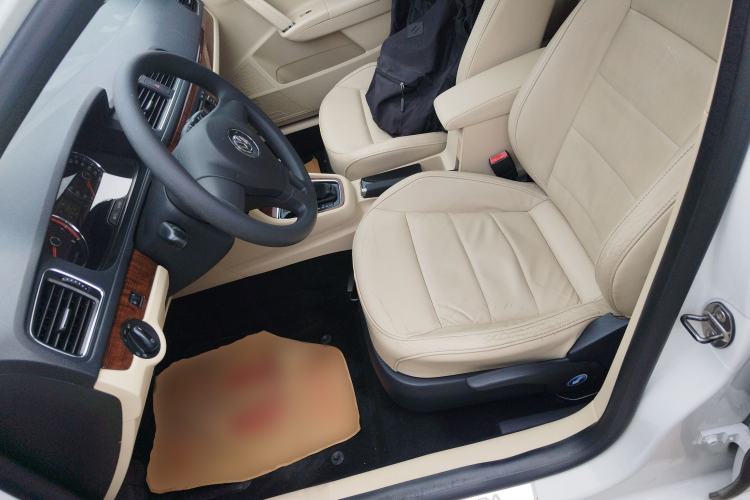 Used Volkswagen Lavida 2013 1.4TSI DSG Comfort Edition Left Front Seat