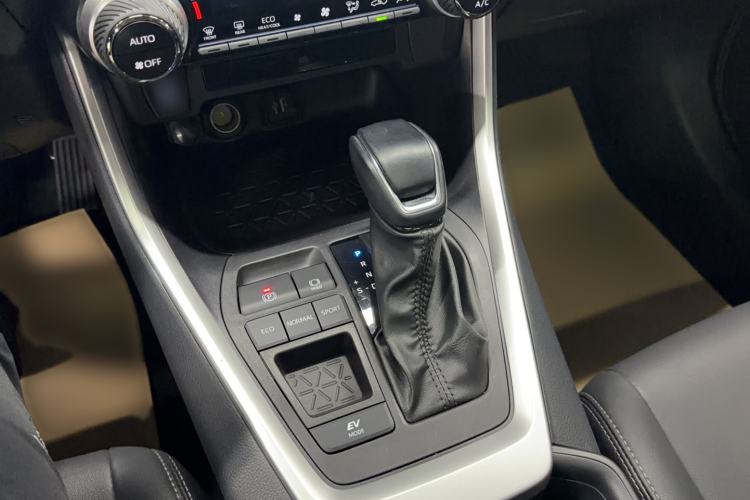 Used Toyota Wildlander 2023 Dual-Motor 2.5L E-CVT Two-Wheel Drive Luxury PLUS Edition
