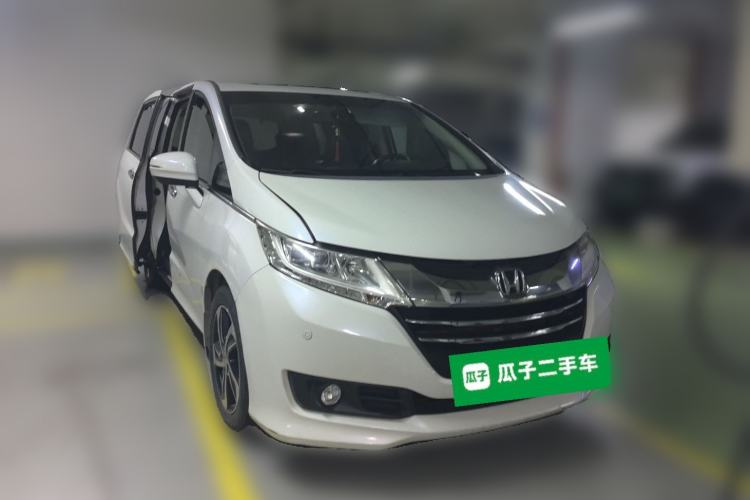 Used Honda Odyssey 2015 2.4L Prestige Edition Front Right 45 Deg